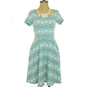 Soprano Chloe Skater Dress Size L Short Sleeve Printed Green White NEW B46